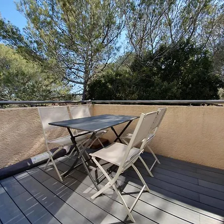 2 Pieces Renove St Raphael Appartement Saint-Raphaël